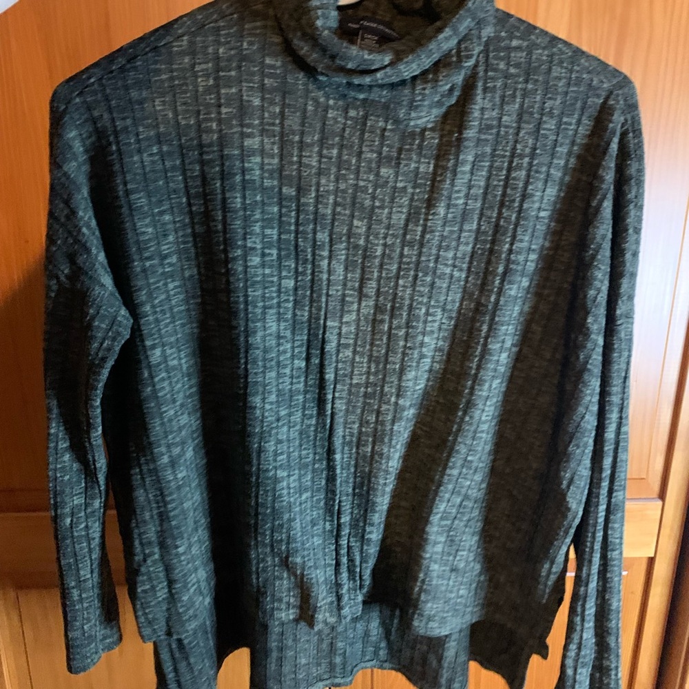 Green Turtle Neck